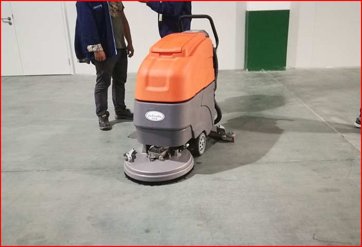 科森东台厂区采用全自动洗地机J20清洗车间地面