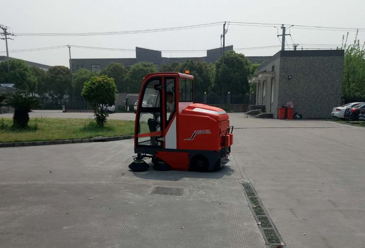高速公路服务区扫地机